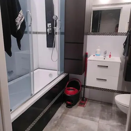 3 Pokojowe Mieszkanie Na Osiedlu W Otulinie Parku.