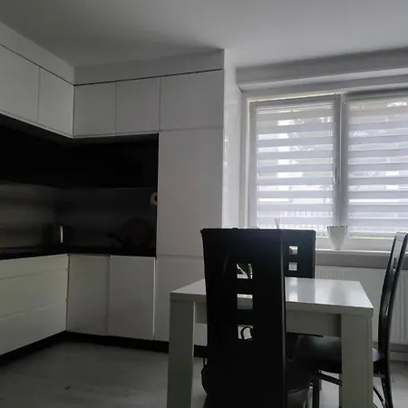 3 Pokojowe Mieszkanie Na Osiedlu W Otulinie Parku.